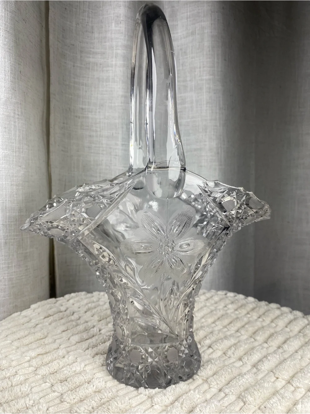 Vintage Crystal Glass Bride’s Basket Vase Flower Etched Starburst Base 11.5”